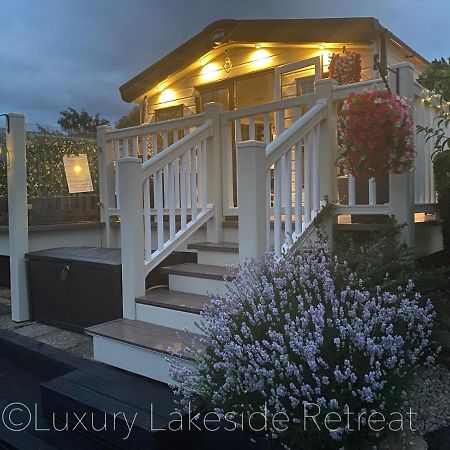 Lakeside Retreat With Hot Tub & Fishing Peg At Tattershall Lakes Country Park Ξενοδοχείο Εξωτερικό φωτογραφία