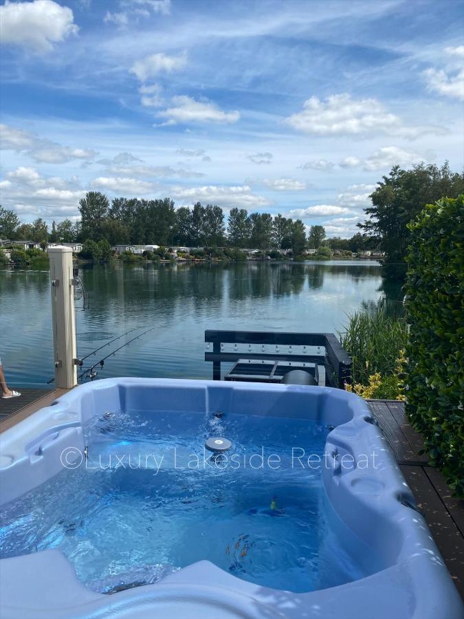 Lakeside Retreat With Hot Tub & Fishing Peg At Tattershall Lakes Country Park Ξενοδοχείο Εξωτερικό φωτογραφία