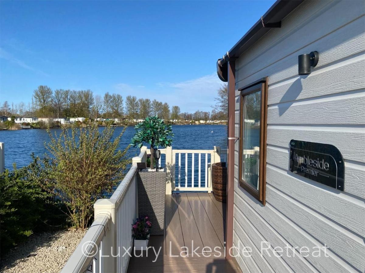 Lakeside Retreat With Hot Tub & Fishing Peg At Tattershall Lakes Country Park Ξενοδοχείο Εξωτερικό φωτογραφία