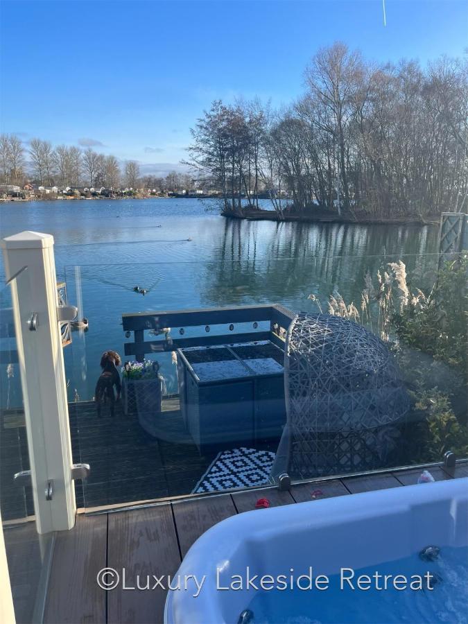 Lakeside Retreat With Hot Tub & Fishing Peg At Tattershall Lakes Country Park Ξενοδοχείο Εξωτερικό φωτογραφία